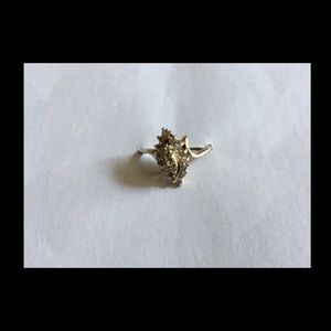 10KT Yellow Gold Diamond ring. Size 5.5